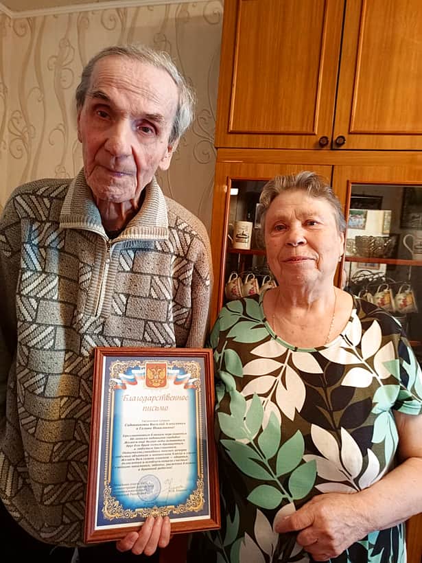 В честь 60-летия бракосочетания поздравили в Алатыре супругов Садовниковых.