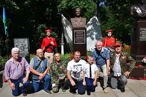 В Алатыре открыли бюст Герою России Александру Старчкову.