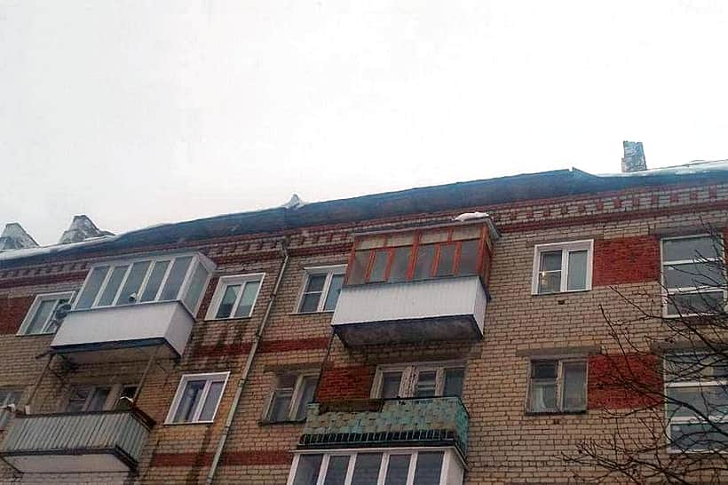 Из-за обрушения крыши дома в Алатыре возбуждено уголовное дело.