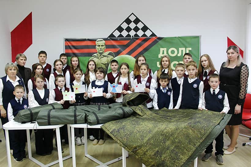 Ученики и работники Алтышевской средней школы, родители собрали гуманитарную помощь для участников СВО.