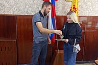 Очередное вручение ключей от квартир счастливым обладателям состоялось в Алатырском МО (фото №1).