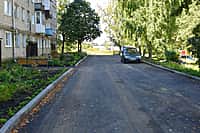 В микрорайоне Стрелка продолжается ремонт дворовых территорий многоквартирных домов. (фото №1).