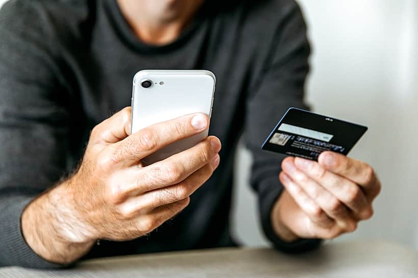 Житель Новочебоксарска потерял 1 млн при попытке вернуть деньги за билеты на выставку.