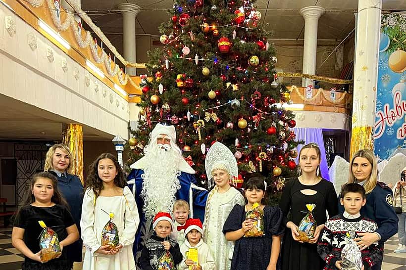 Под Новый год сбылись мечты детей из приёмных и опекунских семей.