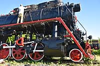 В эти дни силами администрации проводится субботник в микрорайоне Ямская у памятника технике «Паровоз Л-3369». (фото №1).