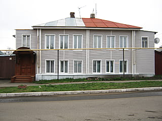 ул. Горького, 35 (г. Алатырь) -​ многоквартирный жилой дом.