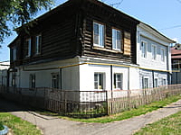 Индивидуальный жилой дом с участком. 13 июля 2014 (вс).