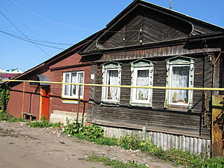ул. Горшенина, 4 (г. Алатырь) -​ индивидуальный жилой дом с участком.