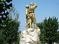 Памятник Героям Советского Союза М. П. Боронину и В. Ф.Ветвинскому. 13 июля 2014 (вс).