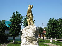 Памятник Героям Советского Союза М. П. Боронину и В. Ф.Ветвинскому. 13 июля 2014 (вс).