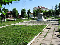 Памятник Героям Советского Союза М. П. Боронину и В. Ф.Ветвинскому. 13 июля 2014 (вс).