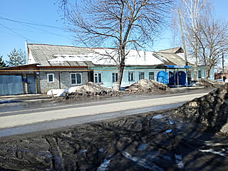 ул. Первомайская, 70 = ул. Гончарова, 65 (г. Алатырь) -​ административно-бытовое здание.