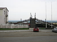 Пешеходный мост через железную дорогу. 03 мая 2014 (сб).