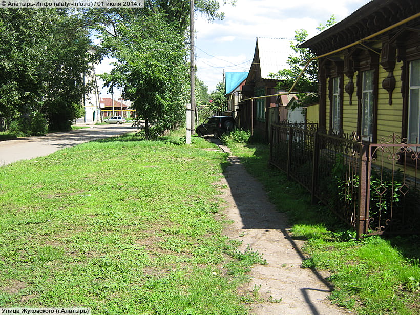 Улица Жуковского (г. Алатырь). 01 июля 2014 (вт).